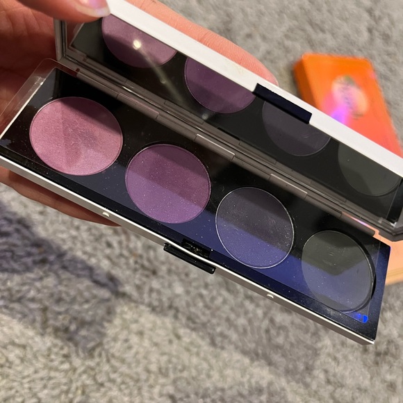 ❌ SOLD Eyeshadow Bundle - Picture 6 of 10